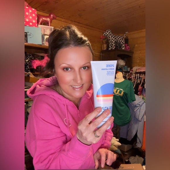 🍒 Live Show 🎥 Unlisted Notifications 🍒 - Picture 2 of 4